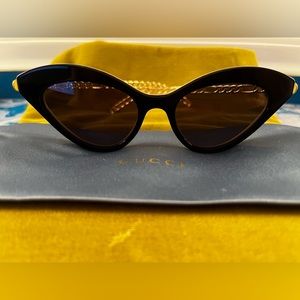 ⭐️ NEW Gucci black gold cat eye authentic sunglasses with dust bag, tags, cards